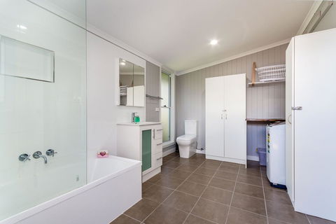 Fabulous Family Destination In Paradise Parade, Bongaree - Australian Directory 16