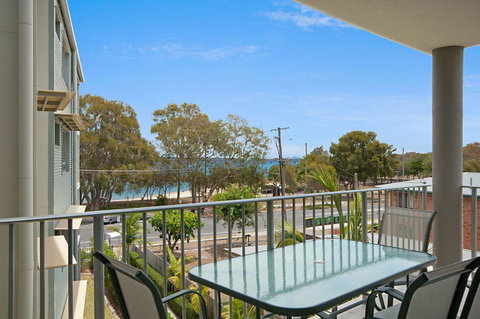 Spectacular Unit Overlooking Pumicestone Passage - Welsby Pde, Bongaree - Australian Directory 16