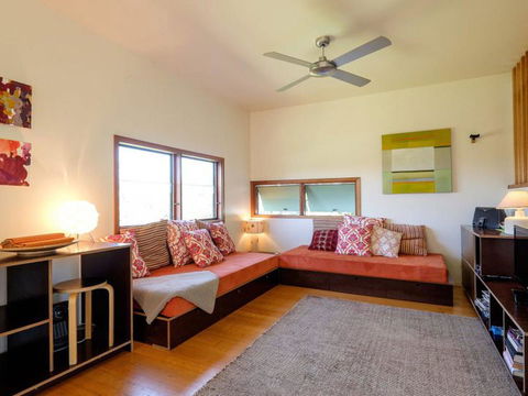 Eddies Place - Australian Directory 13