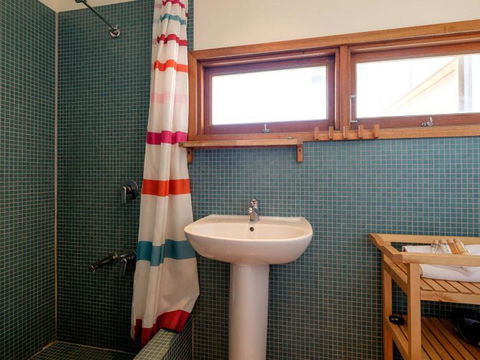 Eddies Place - Australian Directory 17