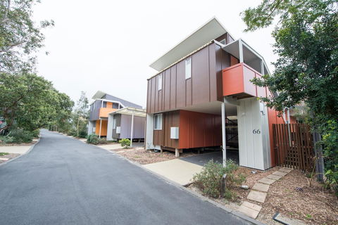 Allure Stradbroke Resort - Australian Directory 19
