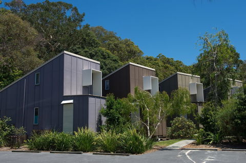 Allure Stradbroke Resort - Australian Directory 1