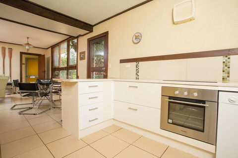 'Banksia 7' Marine Parade - Australian Directory 2