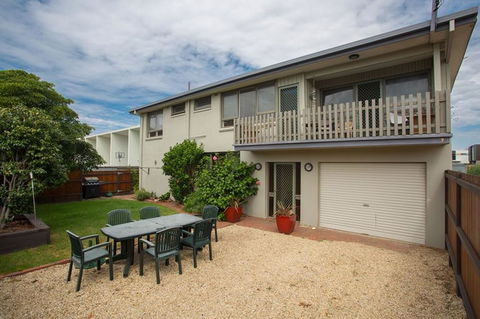 'Banksia 7' Marine Parade - Australian Directory 0