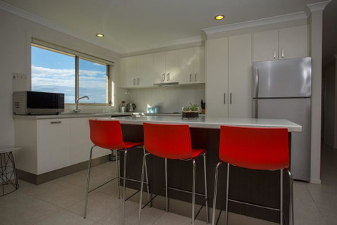 'Banksia Atura' At Tura Beach - Australian Directory 3