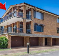 'COLUMBIA VIEWS' 2/9 COLUMBIA CLOSE - AIRCON WIFI NETFLIX VIEWS  BOAT PARKING - Australian Directory