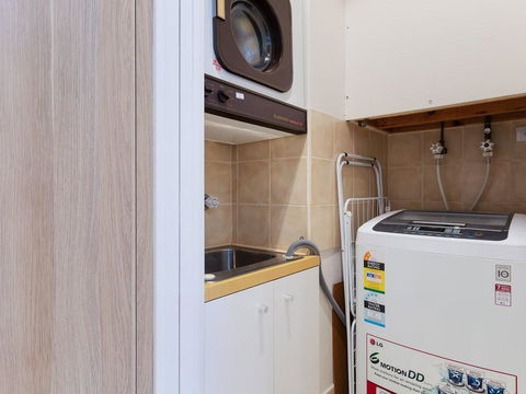 1 'Kooringal', 105 Soldiers Point Road - Waterfront Unit Wth Aircon - Australian Directory 3