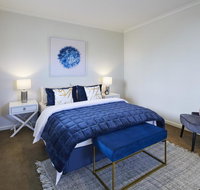 1 Bdrm Top Floor Apt With Sunroom - Australian Directory