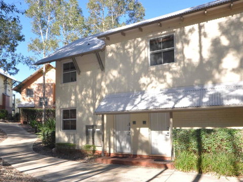 1 Bedroom Executive Villa Located Within Cypress Lakes - Australian Directory 3