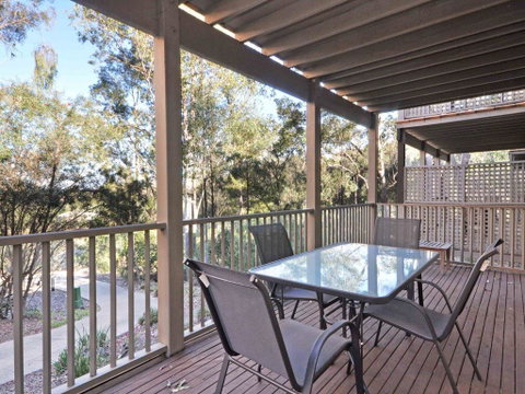 1 Bedroom Executive Villa Located Within Cypress Lakes - Australian Directory 0