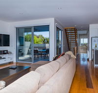 10 Sands Bvd - Australian Directory