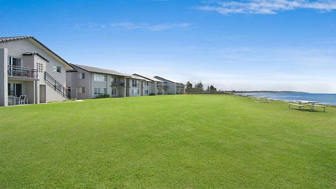 10T Beachfront Apartments - Australian Directory 1