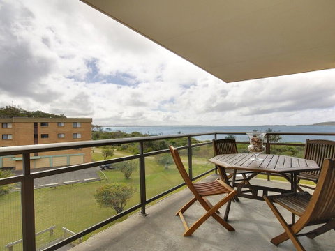 11 'Promenade' 8 Intrepid Close - Air Conditioned Unit With Beautiful Water Views - Australian Directory 0