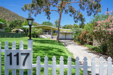 117 Fitzroy Street - Australian Directory 0