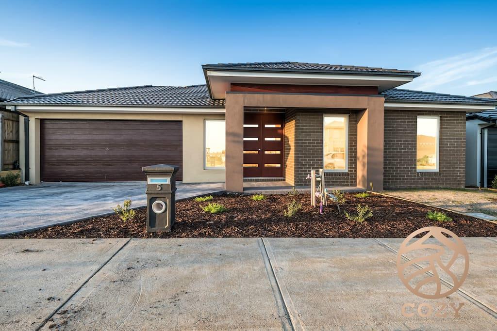 Calder Park VIC Australian Directory