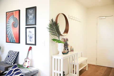 136, Light-filled Homely Box Hill Apt, 2Bed2BathFreeParking - Australian Directory 2