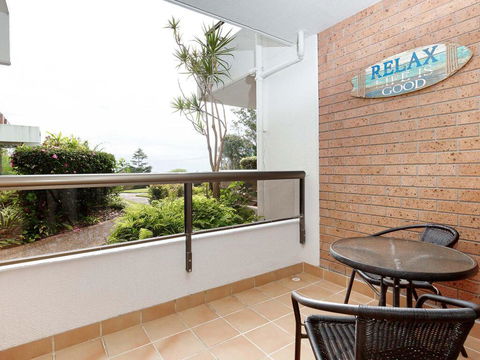 14 'The Commodore' 9-11 Donald Street- Unit In The Heart Of Town With Views & WIFI - Australian Directory 2