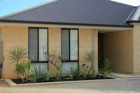14Rosapark House - Australian Directory 1