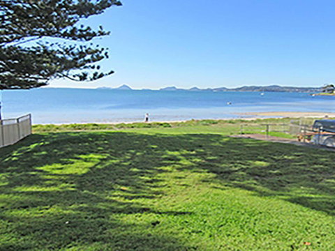 15 'Kanangra', 39 Soldiers Point Road - Fantastic Unit Right On The Water - Australian Directory 0
