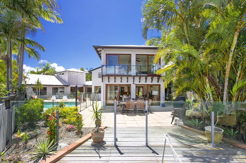 15 Cooran Court, Noosa Sound - Australian Directory 1