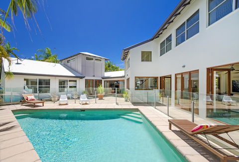 15 Cooran Court, Noosa Sound - Australian Directory 2