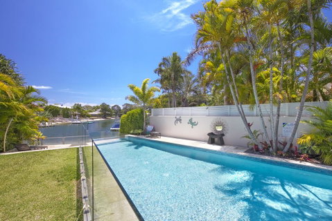 15 Ravenwood - Australian Directory 1