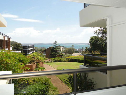 17 'The Commodore' 9-11 Donald Street - Pleasant Unit With Open Plan Living - Australian Directory 0