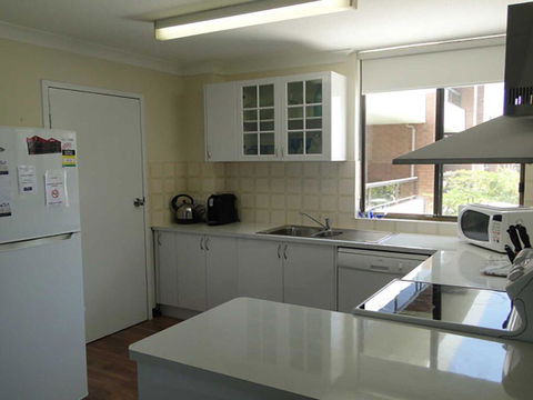 17 'The Commodore' 9-11 Donald Street - Pleasant Unit With Open Plan Living - Australian Directory 3