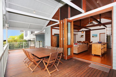 18 Northbeach Place, Mudjimba Beach - Pet Friendly, Linen Included, WIFI - Australian Directory 3