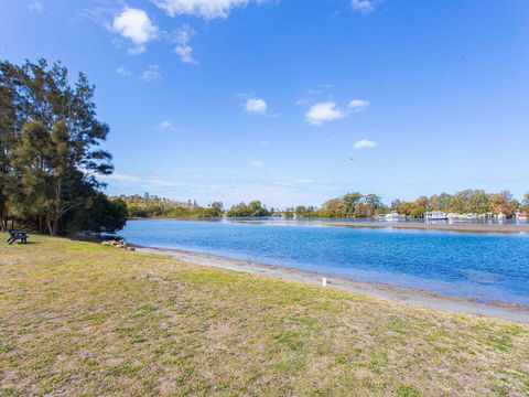 18 Rest Point - Australian Directory 1