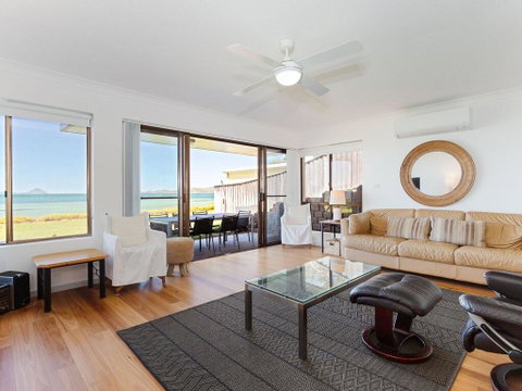 2 'The Pelicans' 53 Soldiers Point Road - Ground Floor Unit On The Waterfront - Australian Directory 0