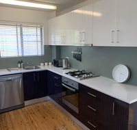 2 Bed Bar Beach Apartment - stroll to beach  cafes supermarket apartment 6 - Australian Directory
