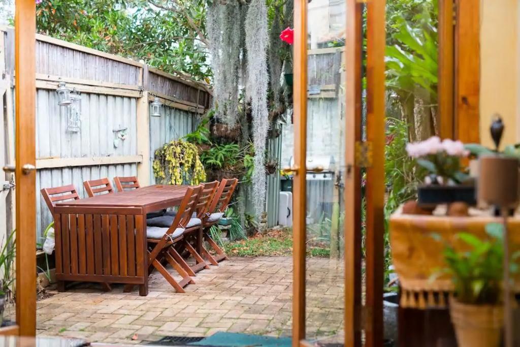 Erskineville NSW Australian Directory