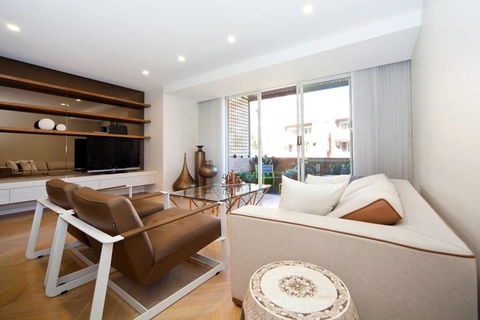 2 Bed Sydney Executive Apt Close To City - Australian Directory 1