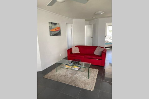 2 Bedroom Apartment Close To Mooloolaba Beach - Australian Directory 0