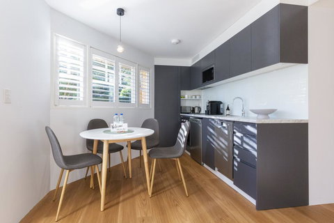 2 BEDROOM BRAND NEW APT // MOMENTS FROM RNSH - Australian Directory 0