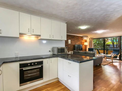 2 Bedroom St Lucia Apartment Close To UQ And CityCat - Australian Directory 1