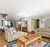 2/21-25 Fletcher Street - Casablanca at Bogarts - Australian Directory
