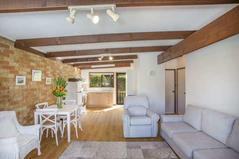 2/81 Clyde St - Villa De Golf At Mollymook - Australian Directory 0