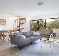 20 Booneroo - Walk To The Beach - Australian Directory