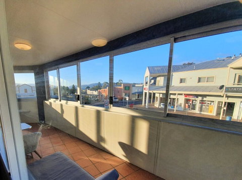 20 Lakeview Plaza - Australian Directory 0