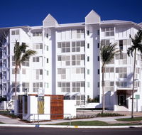 201 Lake Street - Australian Directory