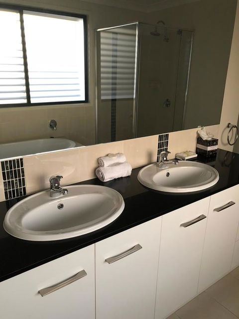 21 On Hursley Motel Apartments - Australian Directory 3