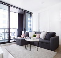 25 Empire 1Br1Bth Pinkytoffee MelCen CBD FreeTram  - Australian Directory