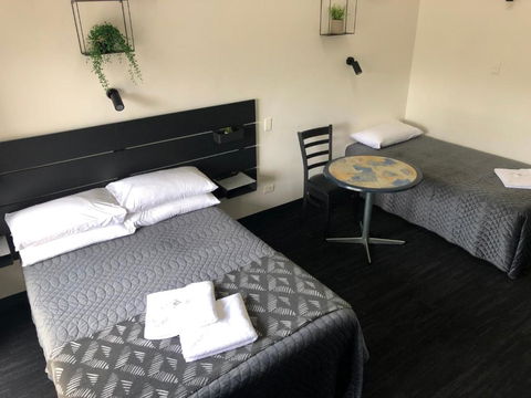 Blue Gums Hotel Motel - Australian Directory 2