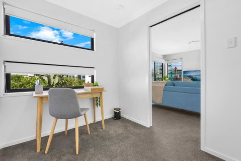 Canal Bliss 4BR Waterfront Hope Island Home - Australian Directory 3