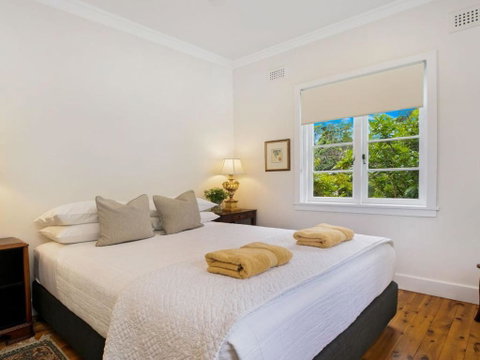 Canary Cottage - Australian Directory 4