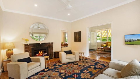 Canary Cottage - Australian Directory 1
