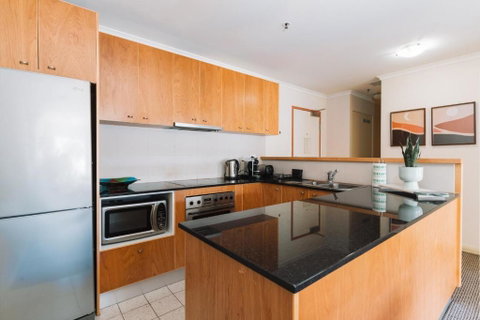 Canberra 1-Bed With Pool Gym BBQ & Tennis Court - Australian Directory 1