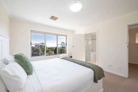 Cityscape Charm - 2BR Home In Wattle Park - Australian Directory 2